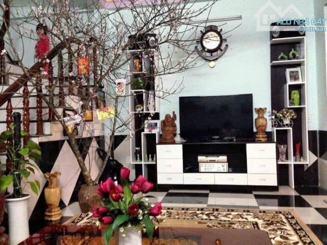 Cho thuê nhà nguyên căn tại ngõ 364 Giải Phóng, Thịnh Liệt Hoàng Mai. DT 60m x 2 tầng,