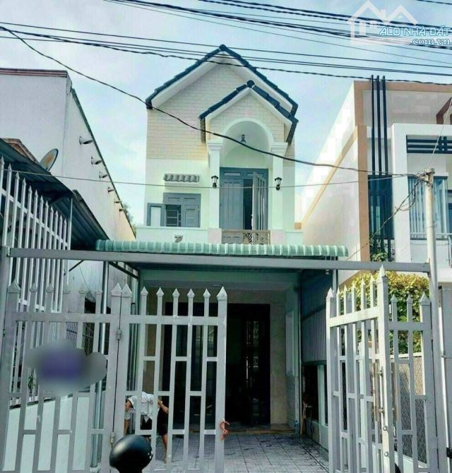 BÁN NHÀ PHÚ LỢI  Kết cấu: 1 trệt 1 lầu, 3 phòng ngủ, sân ô tô