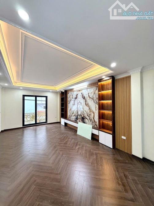 Bán nhà phố Kim Mã, Lô góc, Ô tô tránh, kinh doanh sầm uất DT 60m 20 tỷ