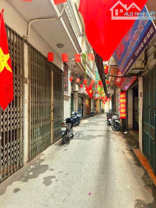 HÀNG HIẾM ĐÀO TẤN 30m2 x 6 tầng chắc chắn giá hơn 7 đồng – NHÀ ĐẸP - 2 MẶT THOÁNG – MẶT TI