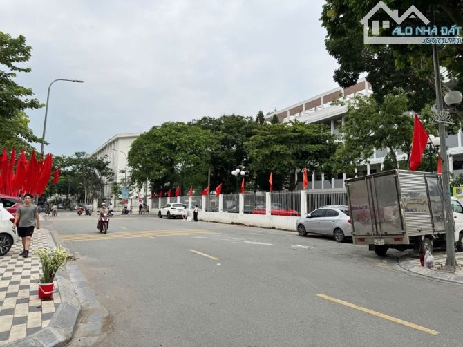 Bán đất phố Phú Thượng 63m2 mặt tiền 4.2m đường ô tô giá nhỉnh 12 tỷ