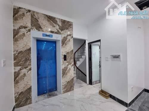 Tòa nhà văn phòng  tại hoàng quốc việt cầu giấy Hà nội