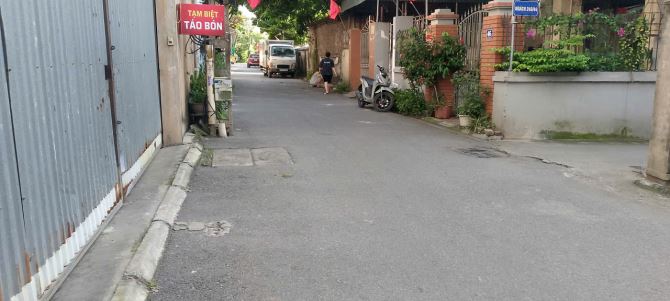 KIÊU KỴ / Lô góc đẹp / ô tô tránh / Nhà C4 đang cho thuê 137M / 6M Tiền / 13 tỷ
