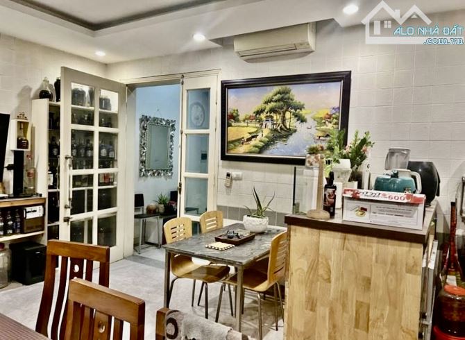 Nhà phố Minh Khai - ngõ thông rộng thoáng sáng - kinh doanh - ba gác tránh xe máy - 50m2