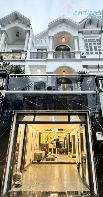 Bán nhà đẹp 4 tầng. Hẻm xe hơi 8m. Thông 2 chiều. Dt 4x18m. Nguyễn Thị Hương. Tt Nhà Bè