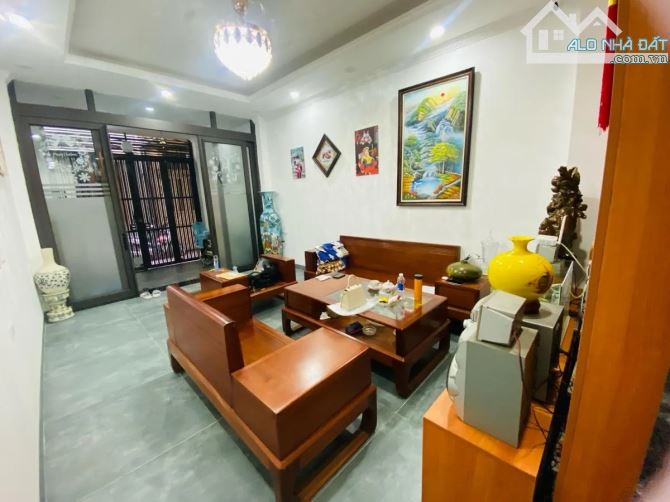 NHÀ  ĐẸP PHÂN LÔ 6 TẦNG THANG MÁY ,PHỐ TRẦN DUY HƯNG , VỊ TRÍ VIP HIẾM NHÀ BÁN GIÁ 16,5 TỶ