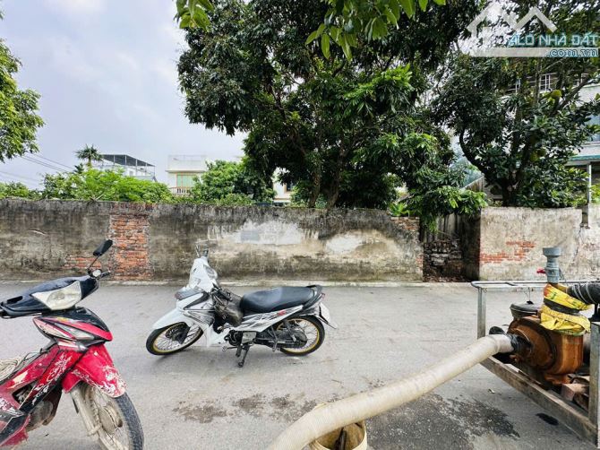 Kiêu Kỵ / Lô góc siêu phẩm 129M / ô tô tránh / View Hồ / Bán nhanh giá ngon
