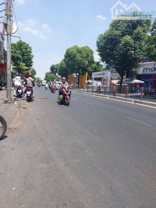 NHÀ TRUNG TÂM P10 - ĐỐI DIỆN NGÂN HÀNG - TRƯỜNG HỌC 26M2 GIÁ CHỈ NHỈNH HƠN 3 ĐỒNG