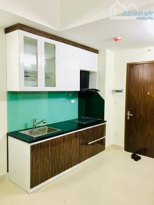 Bán chung cư CT3 Nghĩa Đô, 2 ngủ, trung tâm Cầu Giấy, nội thất cơ bản