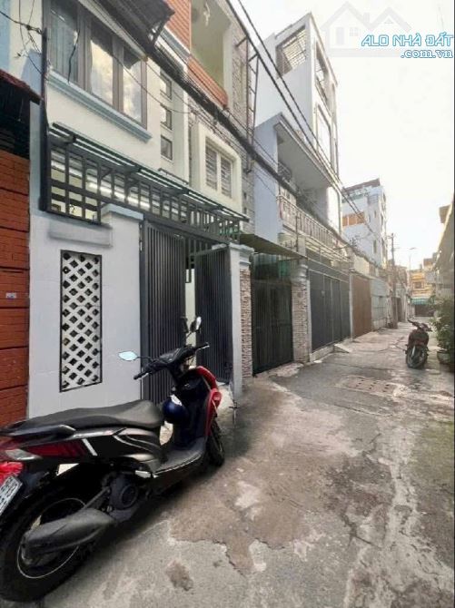 SIÊU PHẨM GẦN CHỢ HẠNH THÔNG TÂY - 48M2 - GIÁ CHỈ HƠN 5 ĐỒNG