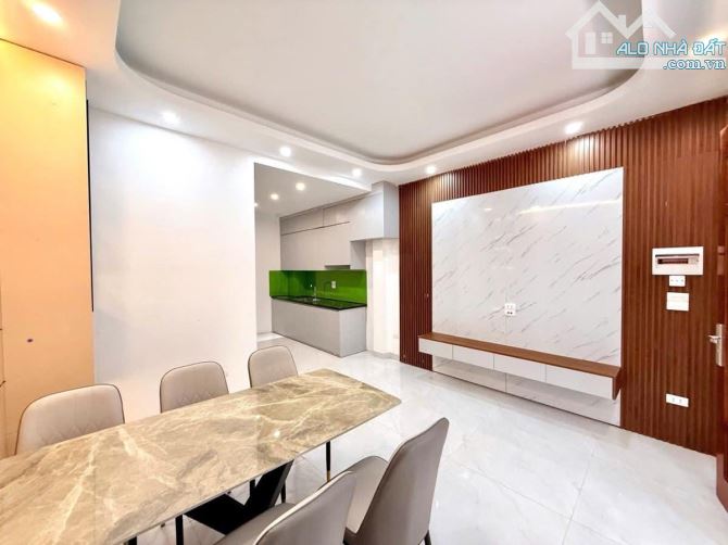 🏡 SIÊU PHẨM TRUNG TÂM BẮC TỪ LIÊM – 36M² × 5 TẦNG – Ô TÔ ĐỖ CỔNG – GIÁ CHỈ 5.2 TỶ 🚗✨