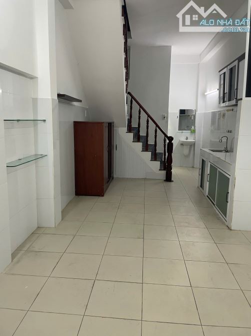 BÁN NHÀ ĐƯỜNG VĨNH VIỄN – NGUYỄN DUY DƯƠNG QUẬN 10 - 3 TẦNG   + Diện tích  : 35m2 - 10