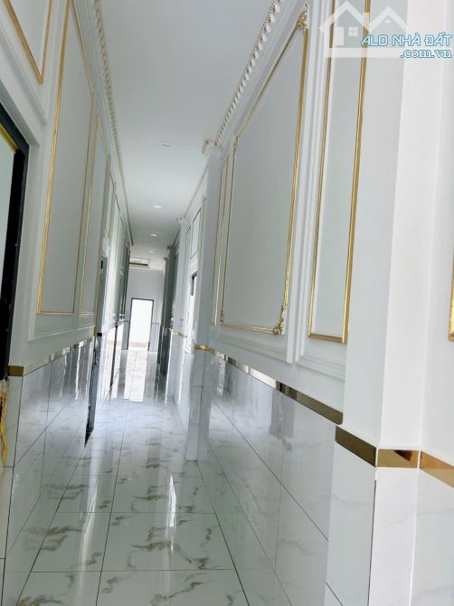 Chào bán 2 căn biệt thự mái Thái liền kề mặt tiền đường lộ Triền Đồng toạ lạc tại phường P - 10