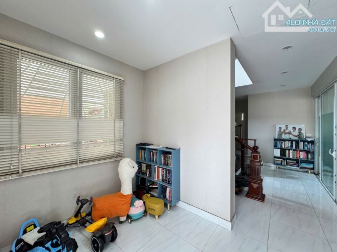 Bán Gấp Siêu Biệt Thự Phố Hoàng Ngân-Trung tâm TP Thái Nguyên -356m2, lô góc -Chỉ 14,5 Tỷ - 11