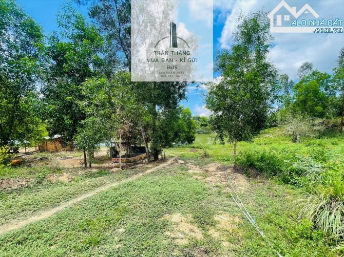 10 Mẫu Đất View Hồ - Có 300m Thổ Cư - Giáp Nước - 1.000m Mặt Tiền Đường Nhựa - 11