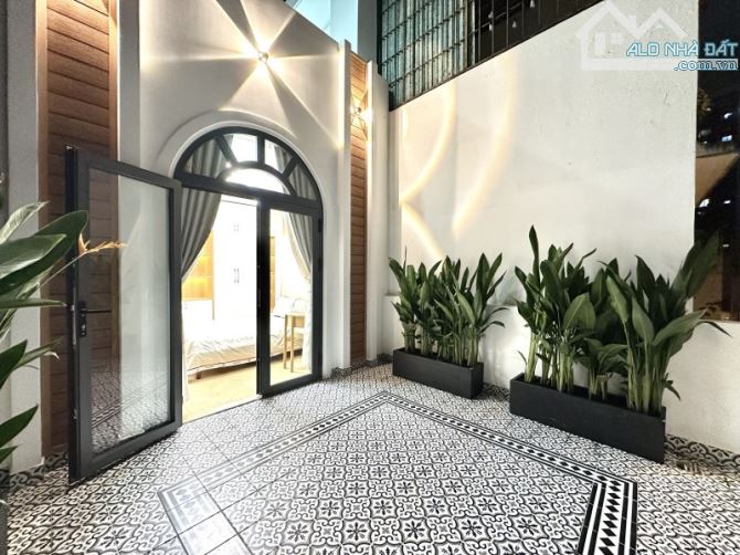 BÁN NHÀ XÂY MỚI 100% NGAY CHỢ BÀ CHIỂU- HẺM 4.5M - 43M2 – 5 TẦNG 4 PHÒNG NGỦ - 8.85 TỶ - 11