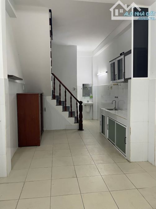 BÁN NHÀ ĐƯỜNG VĨNH VIỄN – NGUYỄN DUY DƯƠNG QUẬN 10 - 3 TẦNG   + Diện tích  : 35m2 - 11
