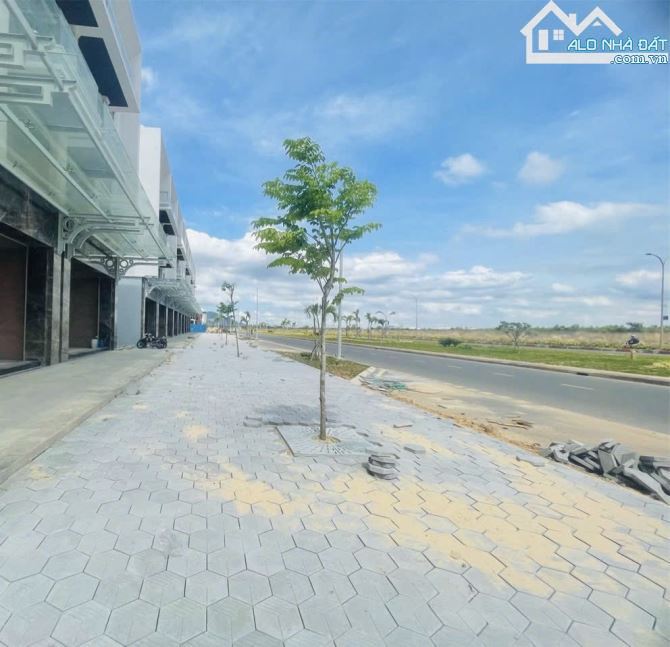 CĂN SHOPHOUSE MẶT TIỀN ĐƯỜNG LỚN, CẠNH SÂN GOLF VÀ ĐỒI CỪU SUỐI NGHÊ, TIỆN KINH DOANH - 11