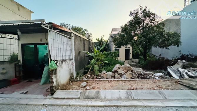 Đất mặt đường An Dương 1 nối dài (gần tàu thuỷ Thành Long), 70m2 giá chưa tới 3 tỷ - 2