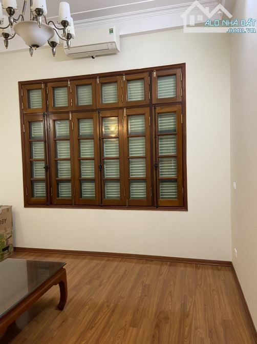 Cho thuê nhà Dương Quảng Hàm – Cầu Giấy DT 45m x 4 tầng, 4 ngủ, ngõ ba gác giá 12tr - 1
