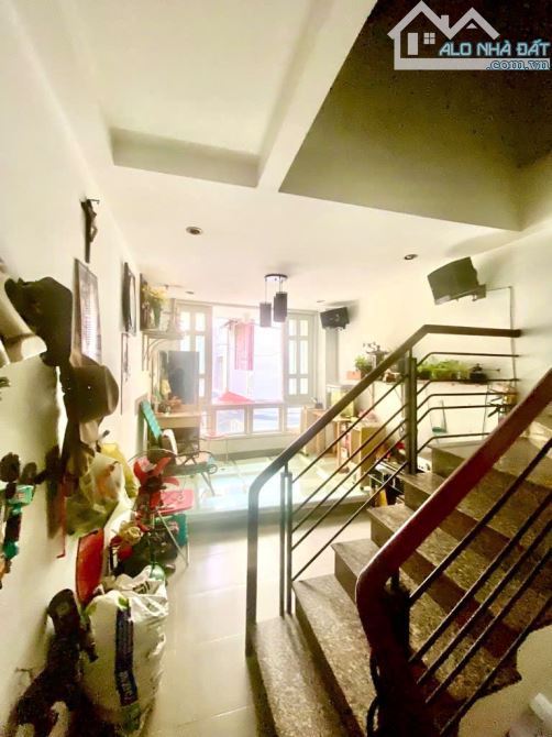 Bán nhà Quận 3, liền kề Lê Văn Sỹ_Hoàng Sa, 4 Tầng, hẻm thông, 31m2, Ở/Cho thuê, 5.1 Tỷ - 1