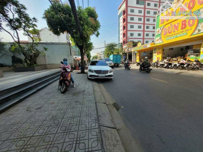 Mặt tiền Nguyễn Văn Quá 5,5 nở hậu 11,3 x 36 ngay nhà hàng Đông Phương - 1