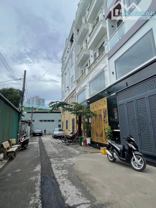Nhà Đẹp Khu Phân Lô – Sổ Riêng – Hoàn Công Đủ – Gần BV Bình Tân  📍 Vị trí: Đường Mã Lò, P - 1