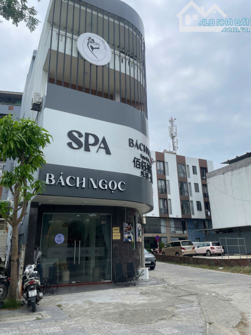 Cần bán khách sạn 2 mặt tiền đường Võ Nguyên Giáp gần Hồ Xuân Hương - 1