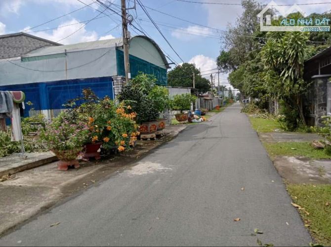 CẦN BÁN GẤP LÔ ĐẤT 300M2 MẶT TIỀN ĐƯỜNG NGUYỄN VIẾT XUÂN, TT. CỦ CHI GIÁ 450 - 1