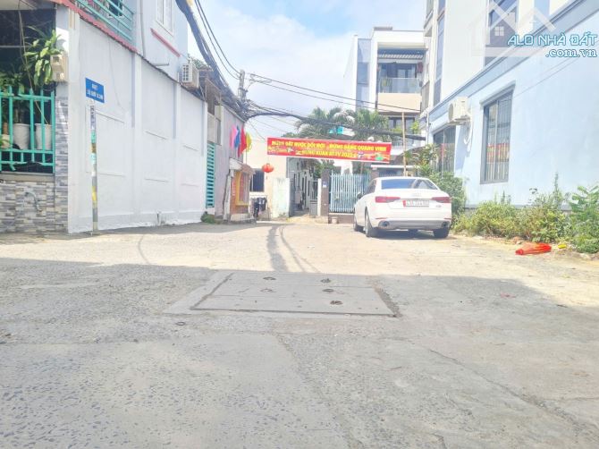 🔥 LÊ VĂN QUÝ - BÁN ĐẤT TẶNG NHÀ - ÔTÔ ĐỖ CỬA– CÁCH BIỂN 300M! 🔥 🏡 Nhà C4, 2PN, bếp, MT - 1