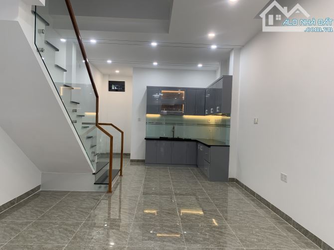 Nhà 4 tầng hiện đại có 2 mặt tiền trước sau . Vừa ở vừa kinh doanh - 1
