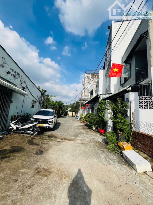 🏡 CHỈ CÓ 1 LÔ - NGAY UBND P. LONG TRƯỜNG, 60m2, KHU PHÂN LÔ,  HẺM ÔTÔ THÔNG, HƠN 3ty - 1