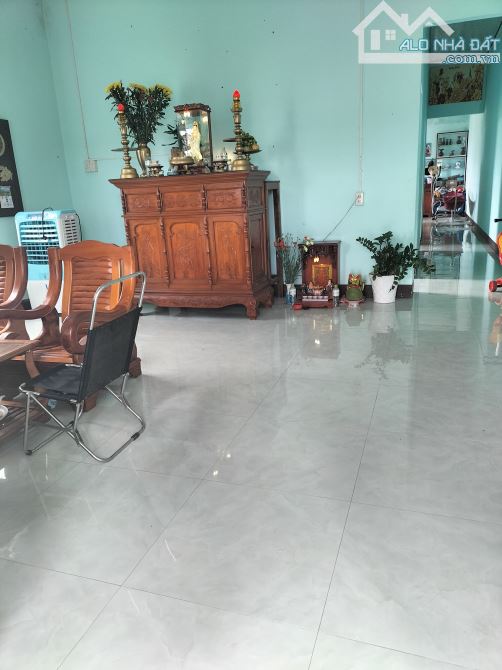 Cần bán nhanh Nhà còn mới gần đường ven biển bao nội thất. - 1