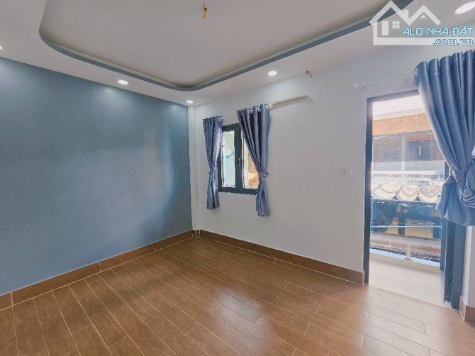 NHÀ ĐẸP 2 TẦNG - KẾ CHỢ TÂN BÌNH - 30M2 - LẠC LONG QUÂN - TÂN BÌNH - NỞ HẬU - GIÁ NHỈNH 4. - 1