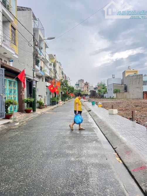 Lô đất xây nhà cao tầng cực nét đường nhựa 8m khu dân cư công viên an sương q12 - 1