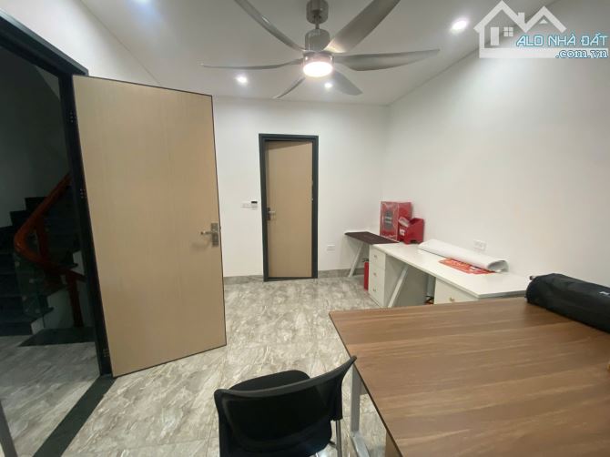 Cho thuê biệt thự Làng Việt - Mỗ Lao. DT 181m2, 4 tầng, Thang máy, điều hòa - 1