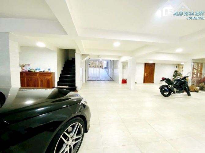 BIỆT THỰ SIÊU HIẾM- ĐẲNG CẤP - 300m2 NGAY DƯƠNG QUẢNG HÀM, CHỈ 75 TỶ CÒN TL - 1