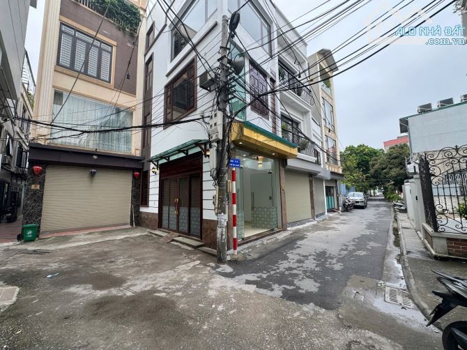 NHÀ ĐỨC GIANG Ở - KINH DOANH - ĐƯỜNG Ô TÔ - 1