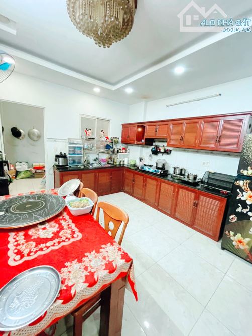 BÁN NHÀ GẦN AN DƯƠNG VƯƠNG 3 TẦNG 94M2 HẺM XE HƠI NÉ THÔNG TỨ TUNG GIÁ 6.X TỶ - 1