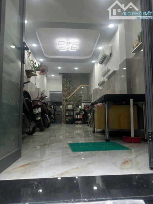 Nhà đẹp Trường Chinh, hẻm xe hơi, 3 tầng, khu VIP, đủ công năng, đủ tiện ích, chỉ 5.x tỷ - 1