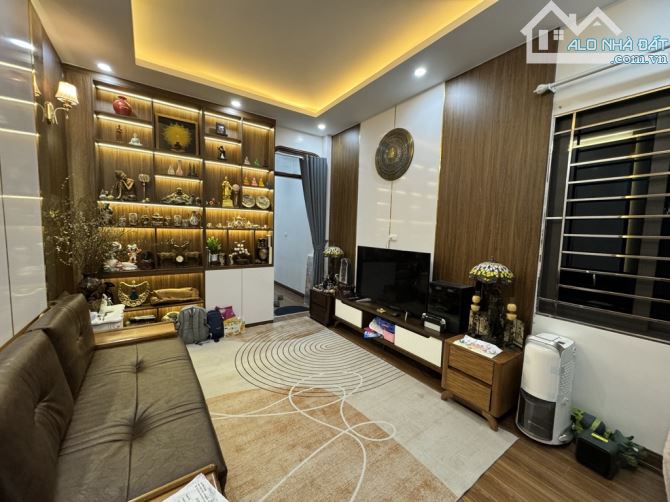 BÁN NHÀ NGUYỄN CHÍNH - HOÀNG MAI - DT 41M2 x 4 TẦNG x MT 4.5M - GẦN Ô TÔ - GIÁ 6.9 TỶ - 1