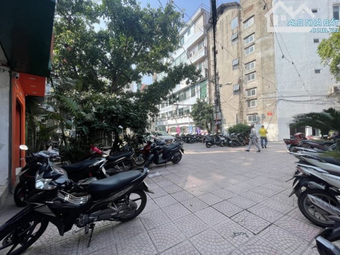 Hoàng Quốc Việt – 90m² – MT 5.6m – SÂN TRƯỚC – gần Công viên Nghĩa Tân – 21.5 tỷ - 1