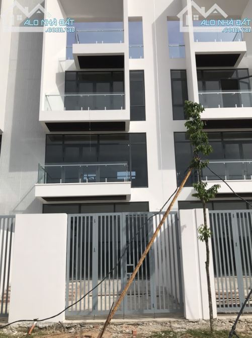 Căn Shophouse, DT 7 x 30m, 1 trệt 3 lầu, Sonadezi Hữu Phước Châu Đức, Bà Rịa Vũng Tàu - 1