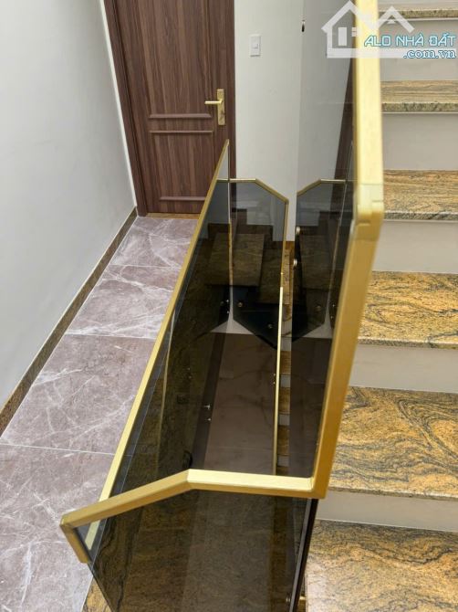 SIÊU PHẨM MẶT TIỀN Q1- Ô TÔ NGỦ NHÀ- NỞ HẬU TÀI LỘC GIÁ CHỈ 18.5 ĐỒNG - 1