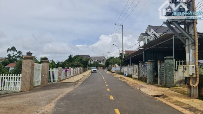 Bán NHANH 2 lô giá tốt mặt đường Phạm Hùng  Phương  Langbiang Đà Lạt - 1