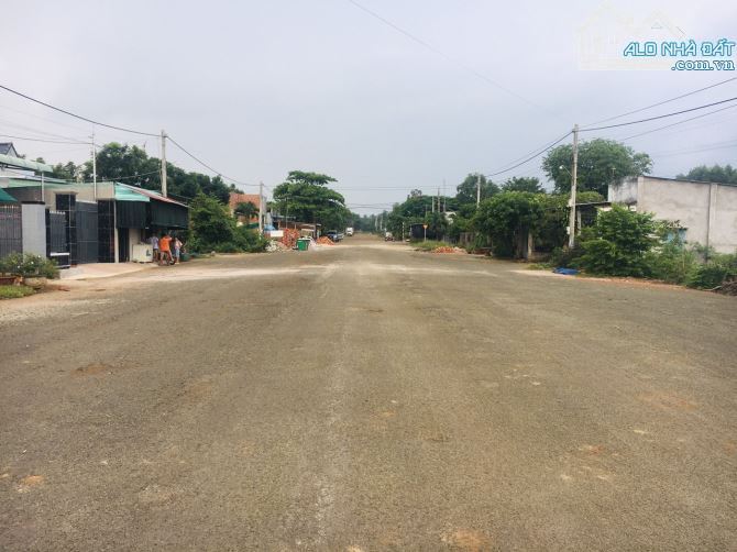 Bán lô đất đường sân bay phong phú cách hương lộ 2 vào 70m - 1