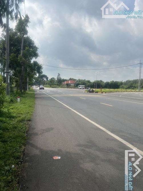 Bán lô đất 1 mẫu 3 mặt tiền quốc lộ 56 đối diện khu công nghiệp sonadzi châu Đức - 1