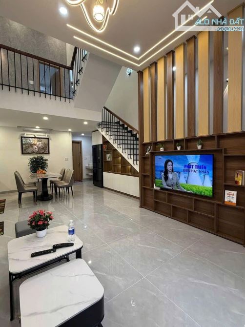 Gồng lỗ 500 triệu bán gấp nhà Huỳnh Mẫn Đạt, Quận 5. Giá 5 tỷ 170/ 63m2 (4,5mx14m) 2 Tầng - 1