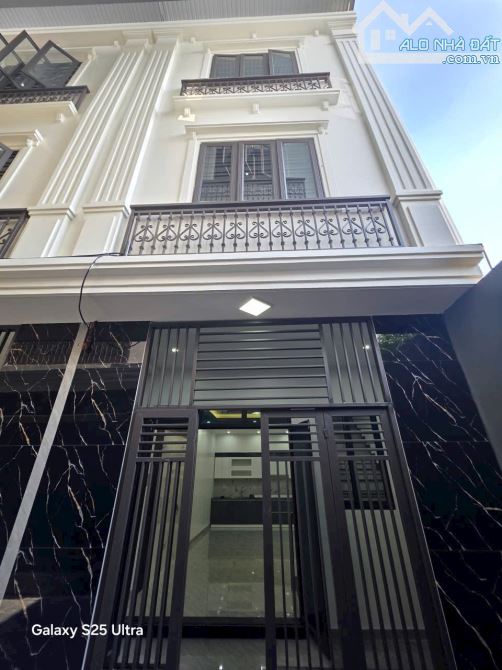Bán nhà 3 tầng vị trí đẹp 40m2 ngang 5m - 1