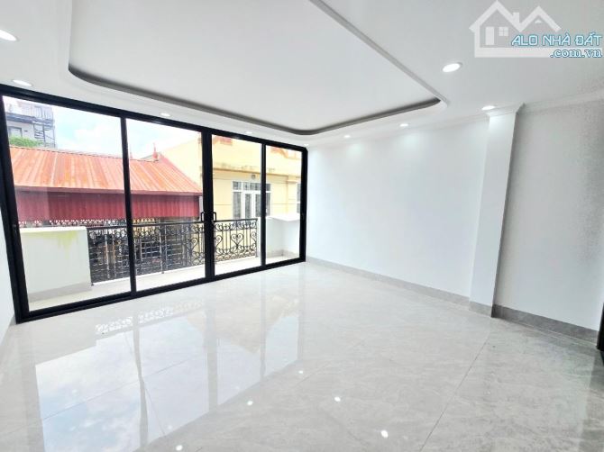 Hiếm! Bán Nhà Xuân La -Tây Hồ -Gần Ô tô -Ngõ Thông-35M2 -7Tầng-Thang Máy-Mt4.3m- 10 Tỷ Hơn - 1